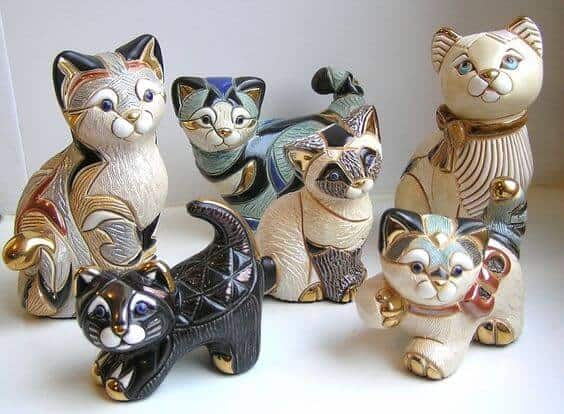 Cat family sculptures