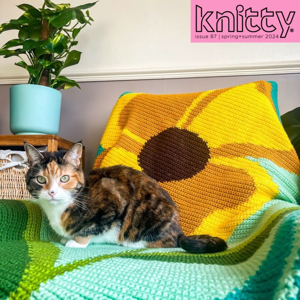 Beautiful Cat Blanket with a Large Sunflower